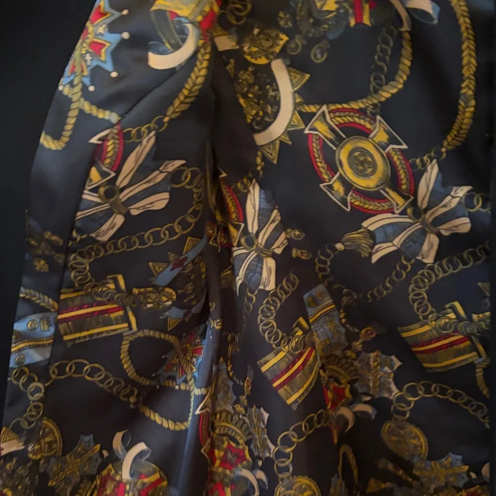 CAbi Black Single-Button Blazer with Chain-Print Lining - Picture 5 of 6